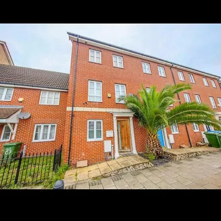 Zenwood Room Thamesmead  Exterior photo